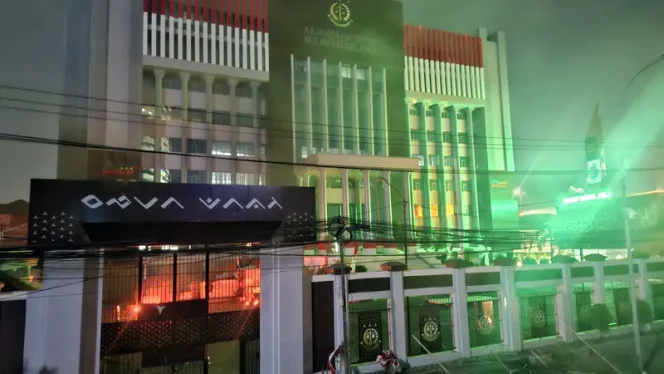 
 Kericuhan Meluas di Makassar, Kantor Kejati Sulsel dan DPRD Kota Makassar Terbakar