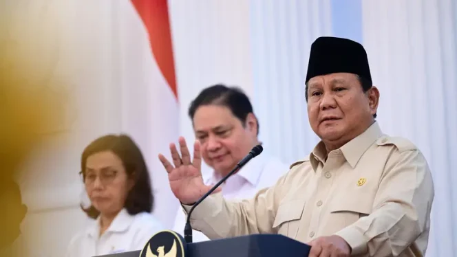 
 Presiden Prabowo Akan Anugerahkan Tanda Kehormatan Usai HUT ke-80 RI, Masyarakat Diminta Hentikan Aktivitas Saat Pengibaran Bendera