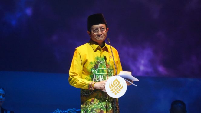 
 Menteri Agama Nasaruddin Umar Baca Puisi di Sasana Sastra: “Algoritma Kini Lebih Kuat daripada Wahyu”