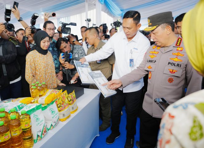 
 Kapolri Hadiri Kick Off GPM Serentak se-Indonesia, 2.424 Ton Beras SPHP Disalurkan ke Masyarakat