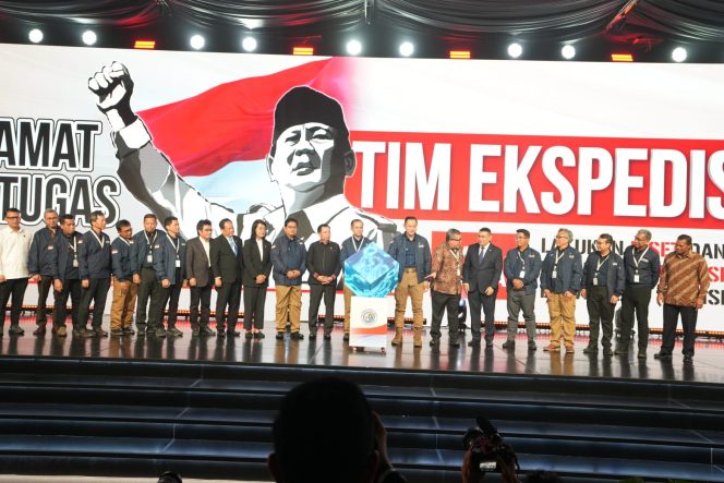 
 Bersama AHY, Wamen Viva Yoga Lepas Tim Ekspedisi Patriot ke 154 Kawasan Transmigrasi