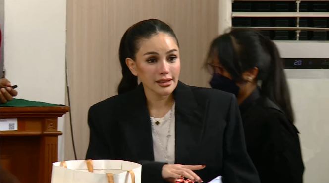 
 Nikita Mirzani Jalani Sidang Lanjutan, Agenda Hari Ini Masih Dengar Keterangan Saksi