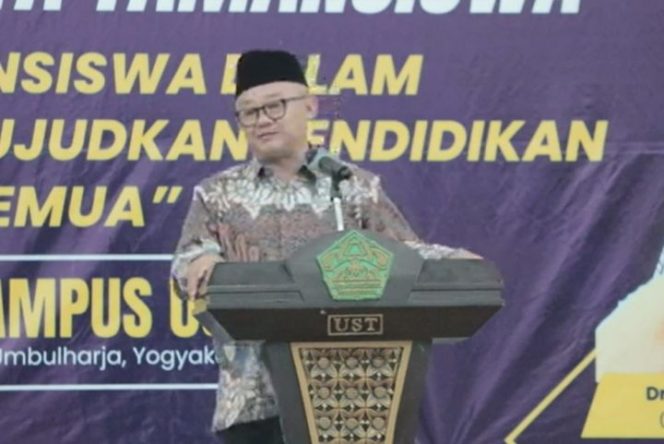 
 Mendikdasmen Targetkan 806 Ribu Guru Ikuti PPG Hingga 2026, Fokus Tingkatkan Kualitas Pendidikan