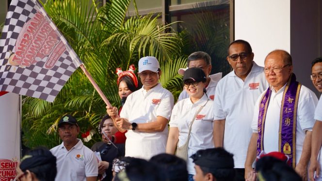 
 HUT RI ke-80, Menag Nasaruddin Umar Ajak Ribuan Peserta Jaga Kerukunan Lewat Jalan Sehat