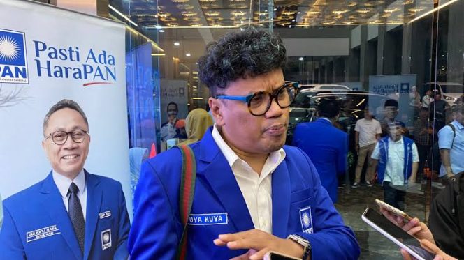 
 Rumah Uya Kuya Digeruduk Massa, Suasana Mencekam di Jakarta Timur