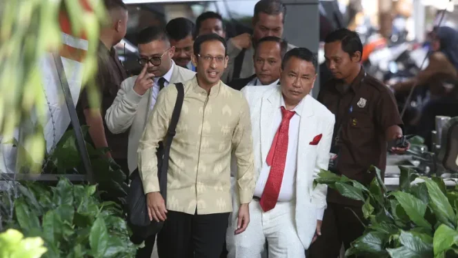 
 Nadiem Makarim Resmi Jadi Tersangka Kasus Korupsi Laptop Chromebook
