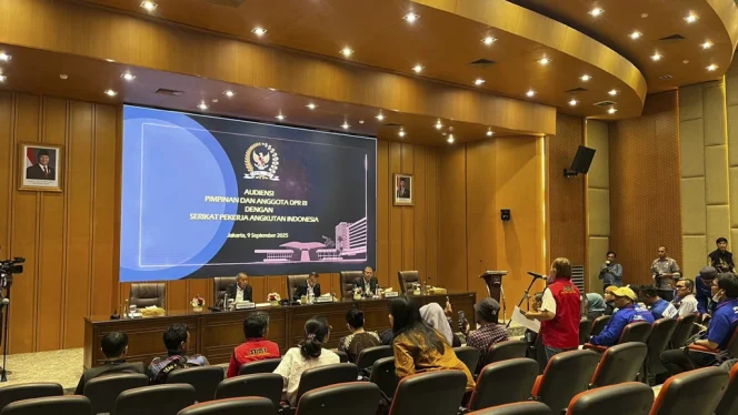 
 Sufmi Dasco Siap Temui Presiden Prabowo, DPR Dorong Payung Hukum Pekerja Ojek Online