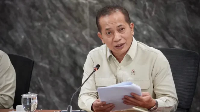 
 Presiden Prabowo Lantik Ferry Juliantono Jadi Menteri Koperasi Gantikan Budi Arie Setiadi