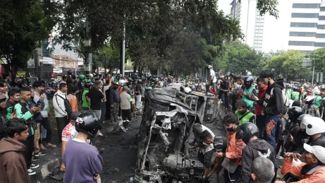 
 OJK Pastikan Korban Kerusuhan Demo Dapat Perlindungan Jaminan Sosial