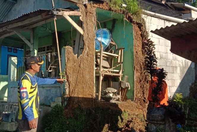 
 Gempa 3,8 Magnitudo Guncang Sukabumi, 5 Rumah Rusak di Desa Cipeteuy