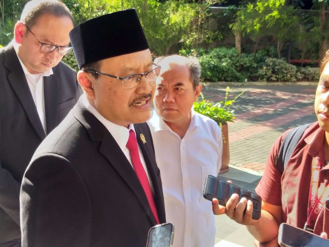 
 Mensos Gus Ipul Pastikan Bansos Tidak Dikurangi, Malah Akan Ditambah untuk yang Berhak