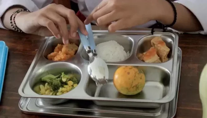 
 Puluhan Pelajar di Lampung Timur Diduga Keracunan Makanan Program MBG, Roti Sosis Diduga Penyebabnya