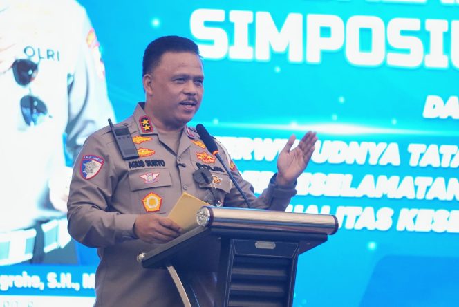 
 Korlantas Polri Larang Sirene Dibunyikan Saat Azan, Evaluasi Penggunaan Strobo dan Pengawalan di Jalan Raya