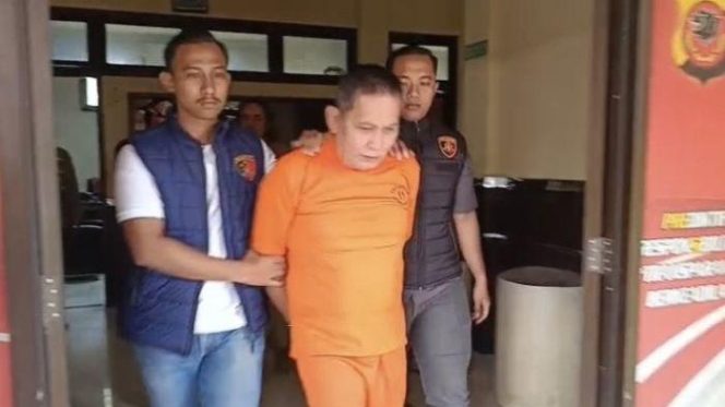 
 Polisi Ciduk Pria Ngaku Anggota BIN di Cianjur, Tipu Perempuan dari Aplikasi Kencan