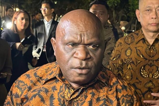 
 Menteri HAM Natalius Pigai Usul Sediakan Tempat Khusus Demonstrasi di Kantor Pemerintah