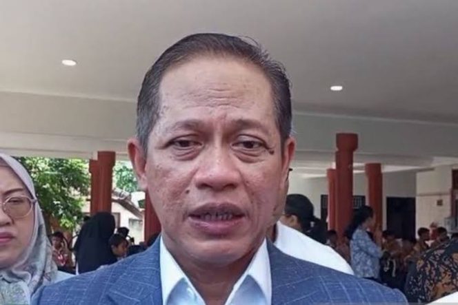 
 Menteri Lingkungan Hidup Akui Kantor KLH di Bantaran Sungai Cipinang Langgar Aturan: “Kami Minta Maaf”