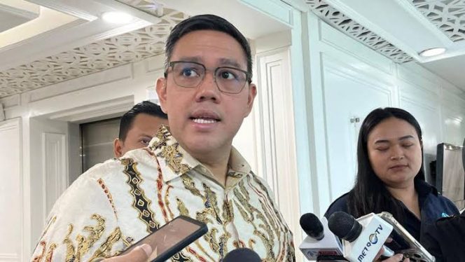 
 Dave Laksono Tanggapi Prajurit TNI Jaga DPR: Objek Sipil Prinsipnya di Bawah Polri