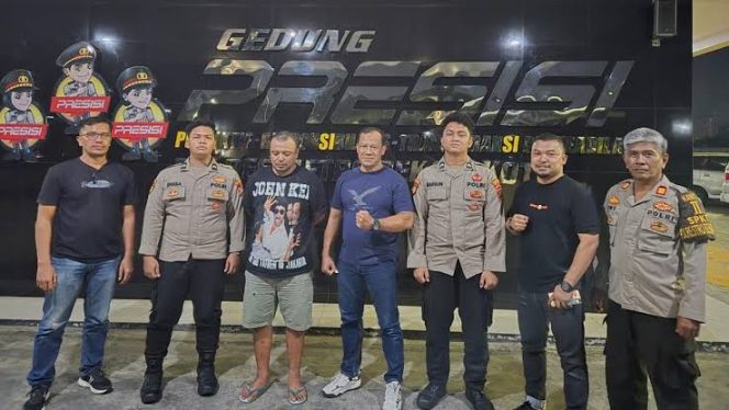 
 Pria di Bekasi Utara Aniaya Kurir COD Pakai Parang, Tersangka Serahkan Diri ke Polisi