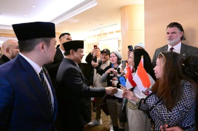 
 Diaspora Indonesia Sambut Hangat Kedatangan Presiden Prabowo di New York