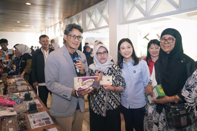 
 Sandiaga Uno Soroti Kemasan Produk UMKM: “Enak, Tapi Kurang Kemasan”