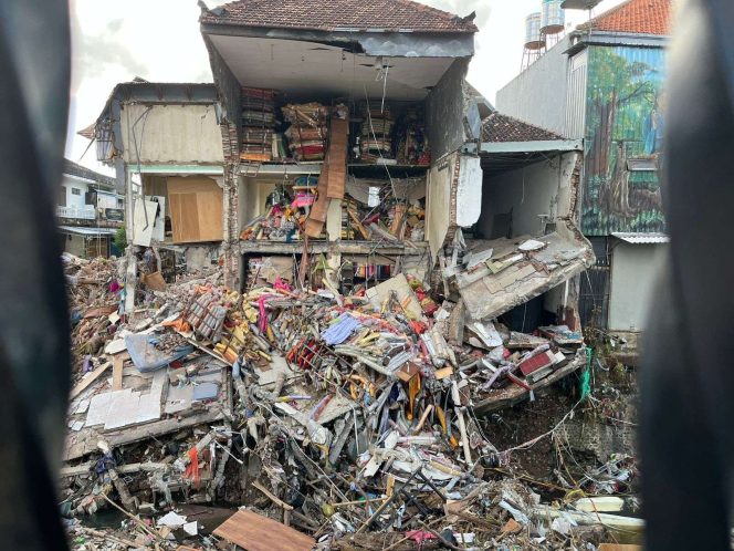 
 Menteri LH Perintahkan Sampah Spesifik Pascabanjir Bali Ditangani di TPA Suwung