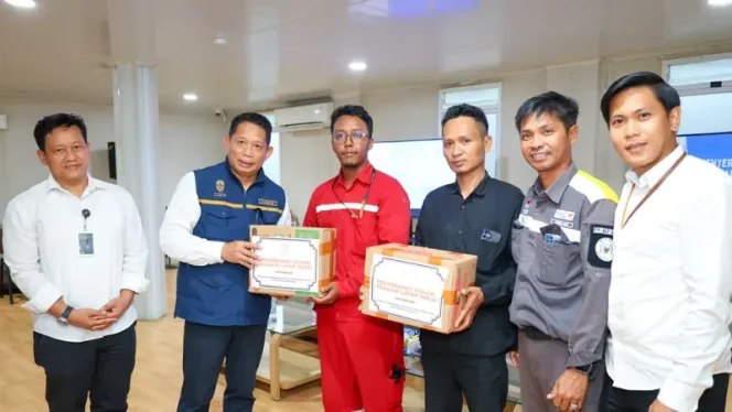
 Otorita IKN Salurkan Bantuan Pakaian Layak Pakai bagi Pekerja Terdampak Kebakaran di Hunian Konstruksi