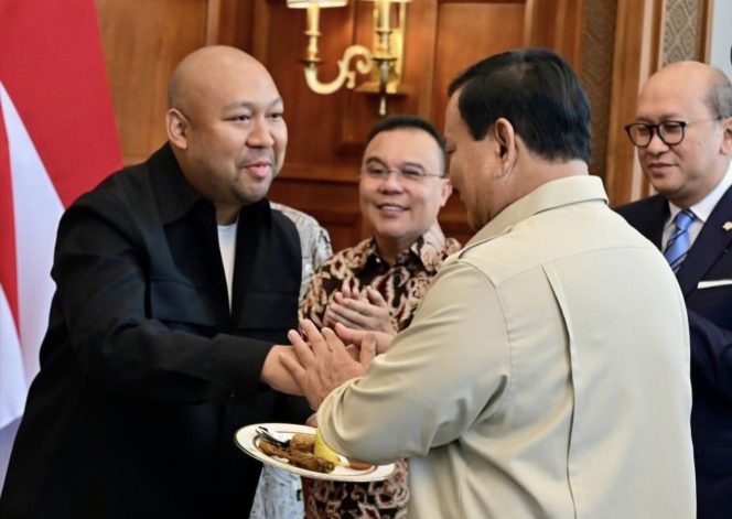 
 Presiden Prabowo Rayakan Ulang Tahun ke-74 Secara Sederhana di Istana Kepresidenan Jokowi, Anies, dan Sejumlah Tokoh Nasional Sampaikan Ucapan Selamat