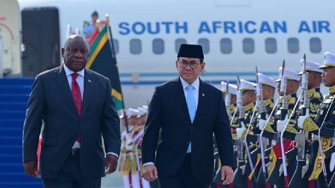 
 Presiden Afrika Selatan Cyril Ramaphosa Tiba di Indonesia, Dijadwalkan Bertemu Prabowo di Istana Merdeka