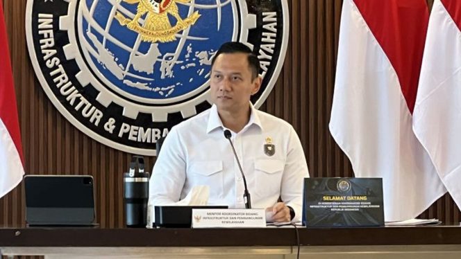 
 AHY Tegaskan Larangan Truk ODOL Akan Berlaku Efektif 1 Januari 2027