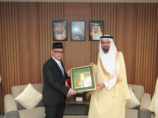 
 Menteri Haji dan Umrah RI Perkuat Kerja Sama dengan Arab Saudi, Sepakat Perketat Standar Kesehatan Jamaah untuk Haji 2026