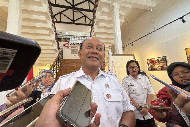 
 Kasus Keracunan Meningkat, Kepala BGN Instruksikan Dapur MBG Gunakan Air Galon untuk Masak