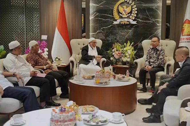 
 Wakil Ketua DPR Sufmi Dasco Ahmad Terima Abu Bakar Ba’asyir di Gedung DPR, Bahas Kemaslahatan Umat