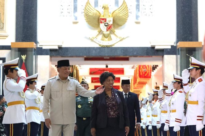 
 Menhan Sjafrie Sjamsoeddin Terima Kunjungan Menhan Afrika Selatan, Bahas Penguatan Kerja Sama Pertahanan