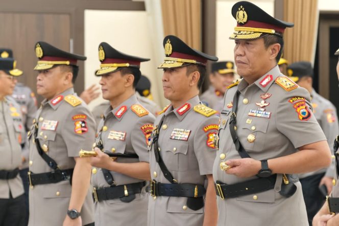 
 Kapolri Lantik Irjen Pol Djuhandhani Rahardjo Puro sebagai Kapolda Sulsel Gantikan Irjen Rusdi Hartono