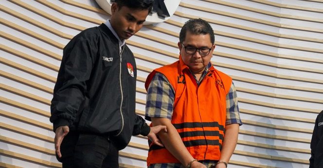 
 KPK Tahan Mantan Dirut PT PGN HPS dalam Kasus Korupsi Jual-Beli Gas Senilai USD 15 Juta