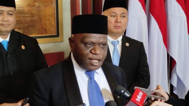 
 Menhan HAM Natalius Pigai Dorong DPR Setujui Tipikor Masuk Kategori Pelanggaran HAM: “Pertama di Dunia”