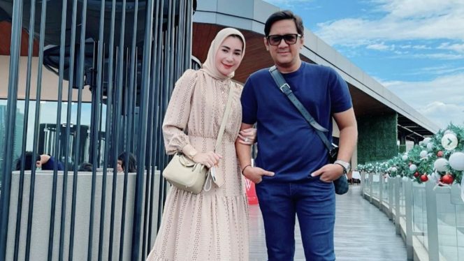 
 Kuasa Hukum Bantah Isu Erin Akan Bongkar Aib Andre Taulany: “Nggak Ada yang Seperti Itu”