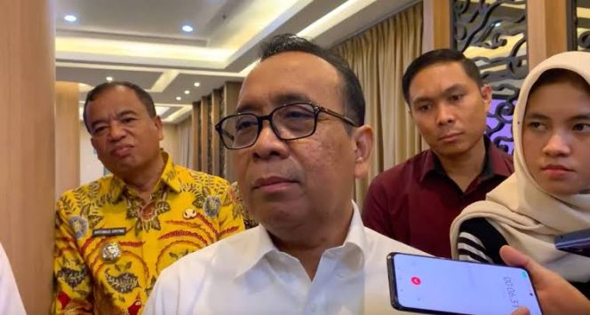 
 Menko PMK Instruksikan Evaluasi Menyeluruh Keamanan Bangunan Pendidikan Usai Tragedi Ponpes Al Khoziny