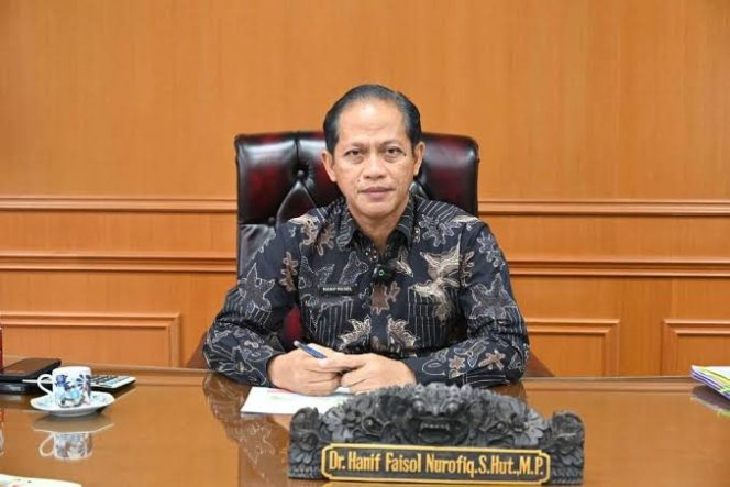 
 MenLH Hanif Faisol Nurofiq: Hujan Mikroplastik di Jakarta Akibat Pengelolaan Sampah yang Buruk