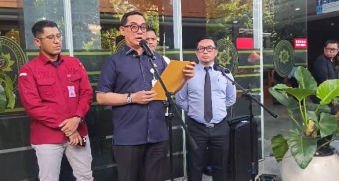 
 Jaksa Limpahkan Berkas Kasus Korupsi Minyak Mentah Rp285 Triliun ke PN Jakarta Pusat