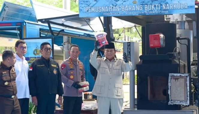 
 Presiden Prabowo Tegaskan Tak Pernah Cawe-cawe di Polri: “Saya Tidak Titipkan Satu Pejabat Pun”