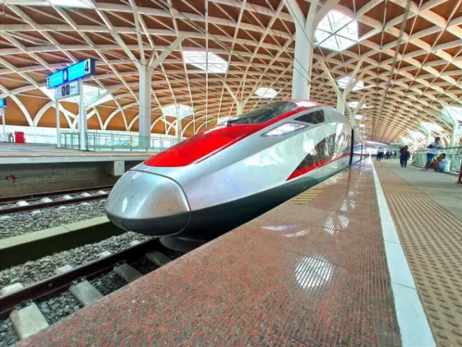 
 KCIC Respon KPK yang Selidiki Dugaan Korupsi Proyek Kereta Cepat Jakarta-Bandung (Whoosh)