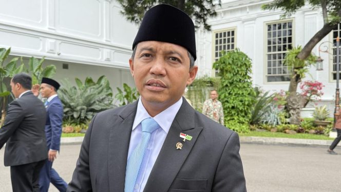 
 MK Wajibkan Polisi yang Isi Jabatan Sipil Mundur, Menhut Raja Juli Antoni: Kehadiran Polri di Kemenhut Sangat Membantu