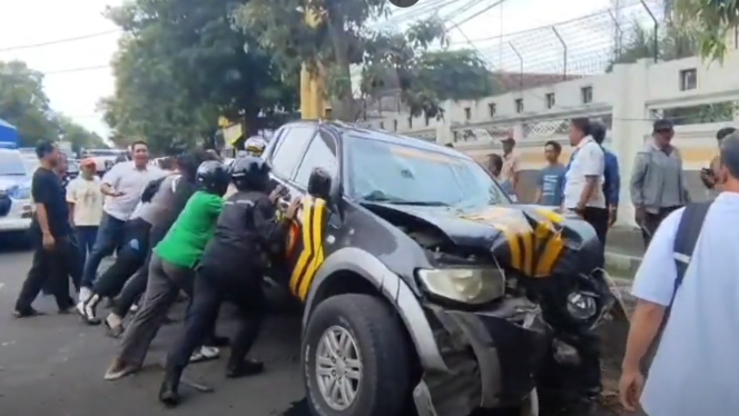 
 Kapolsek Arjasa Meninggal Dunia Usai Mobil Patroli Alami Kecelakaan Tunggal di Situbondo