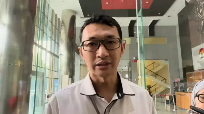 
 KPK Tangkap 10 Orang dalam OTT di Riau, Termasuk Gubernur