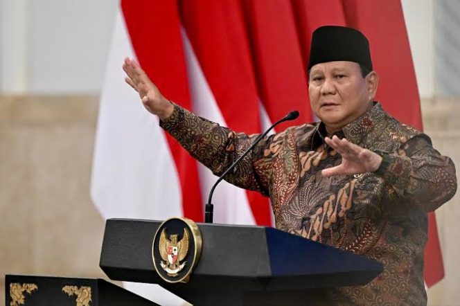 
 Presiden Prabowo Panggil Jajaran Menteri ke Istana, Bahas Evaluasi Kinerja dan Strategi Pengentasan Kemiskinan Nasional