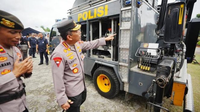 
 Kapolri Janji Respons Laporan Masyarakat Lebih Cepat, Perintahkan Optimalisasi Layanan Darurat 110