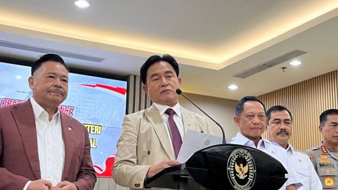 
 Yusril Ihza Mahendra Pimpin Rapat Tingkat Menteri Bahas Rencana Amnesti, Abolisi, dan Rehabilitasi Nasional