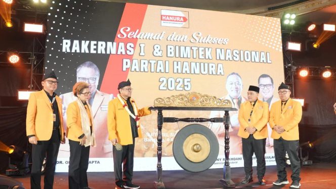 
 Hanura Gelar Rakernas I di Bandung, Oso Serukan Kepedulian untuk Korban Banjir Sumatra dan Dorong Pemerintah Ambil Kebijakan Tepat