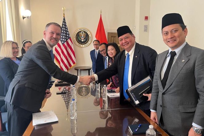 
 Indonesia–AS Sepakati Perjanjian Perdagangan Resiprokal, Tarif Turun dari 32 Persen Jadi 19 Persen